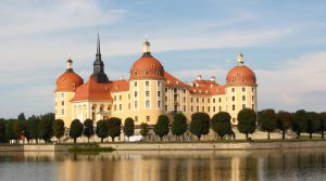 Schloß Moritzburg mit Blick auf die Kapelle